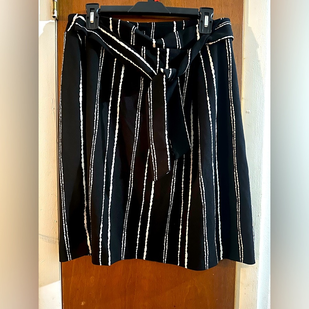 Black & White Belted Skirt, Size Medium
